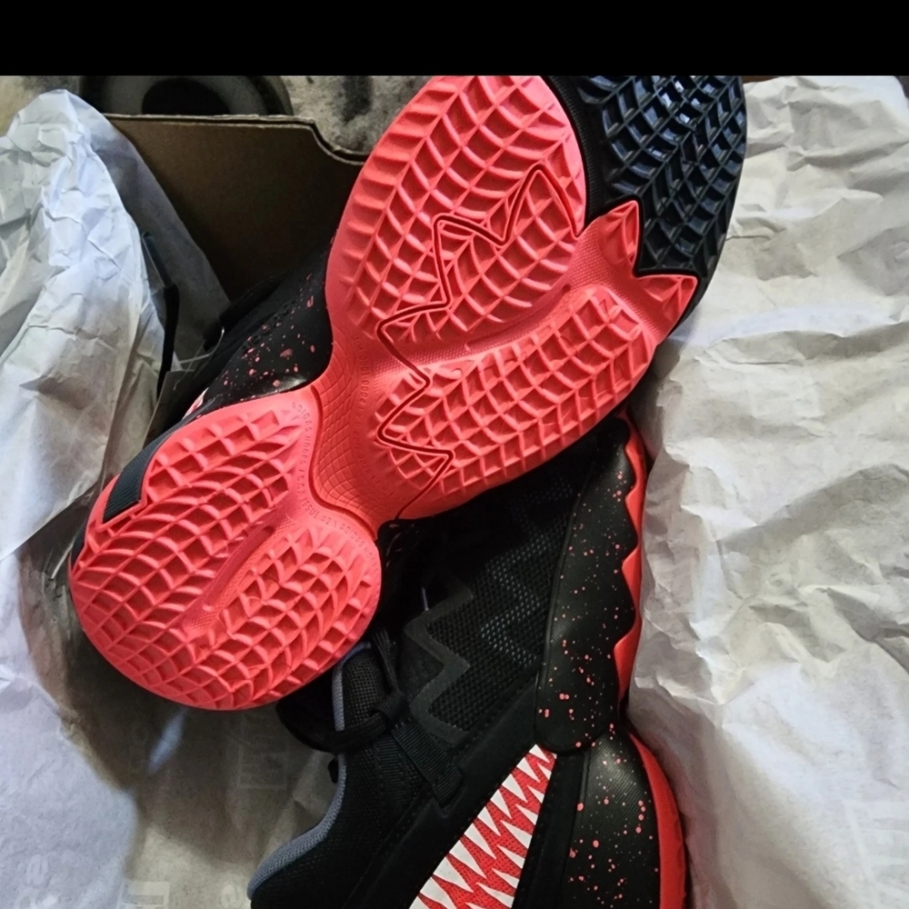 Adidas D.O.N. Issue 2 Basketball Shoes